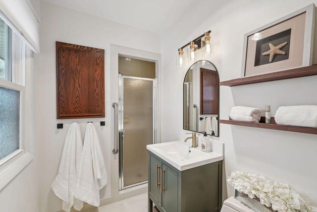 1213 W Glen River ROAD, Glendale, WI 53217