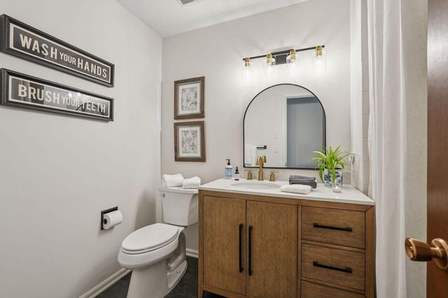 1213 W Glen River ROAD, Glendale, WI 53217