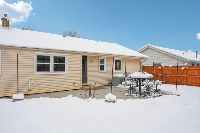 1213 W Glen River ROAD, Glendale, WI 53217