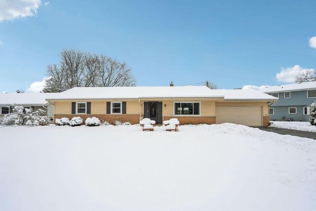1213 W Glen River ROAD, Glendale, WI 53217