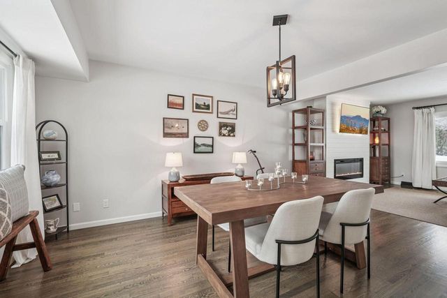 1213 W Glen River ROAD, Glendale, WI 53217