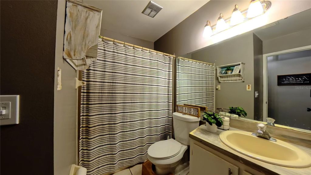Image 13 of property listing at 257 CLEMENS COURT, Orlando, FL 32828