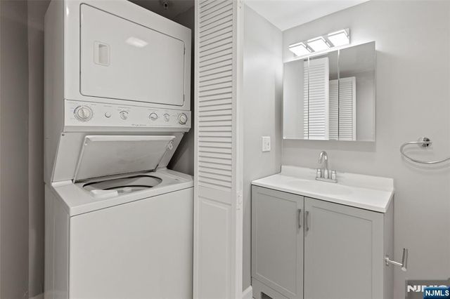 416 63rd Street 2A, West New York, NJ 07093