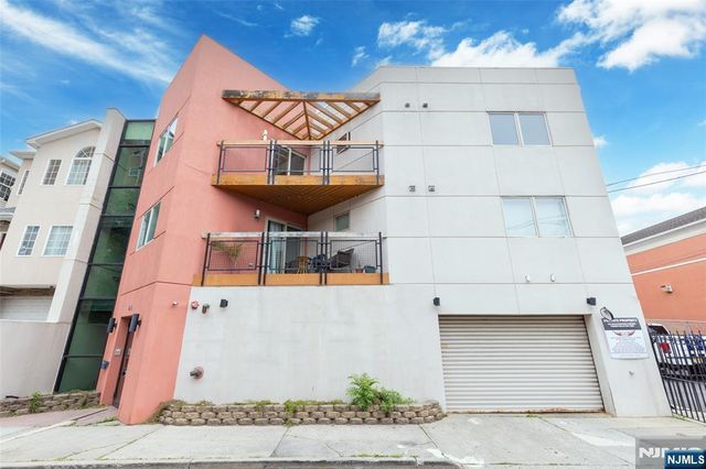 416 63rd Street 2A, West New York, NJ 07093