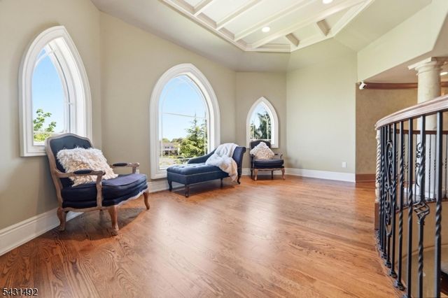 305 Blauvelt Ct, Paramus Boro, NJ 07652