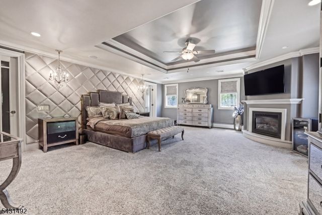 305 Blauvelt Ct, Paramus Boro, NJ 07652