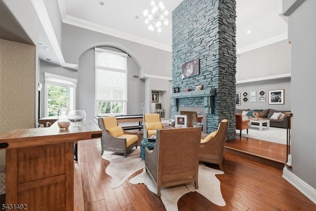 305 Blauvelt Ct, Paramus Boro, NJ 07652