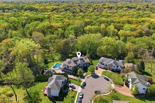 305 Blauvelt Ct, Paramus Boro, NJ 07652