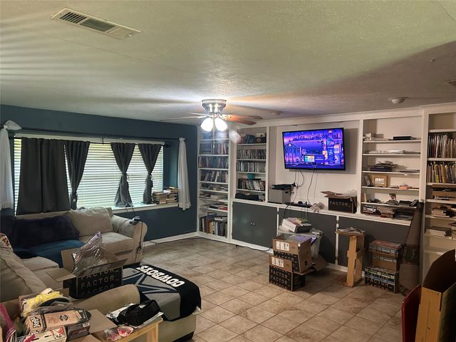 1103 Rolling Hills Drive S, Graham, TX 76450