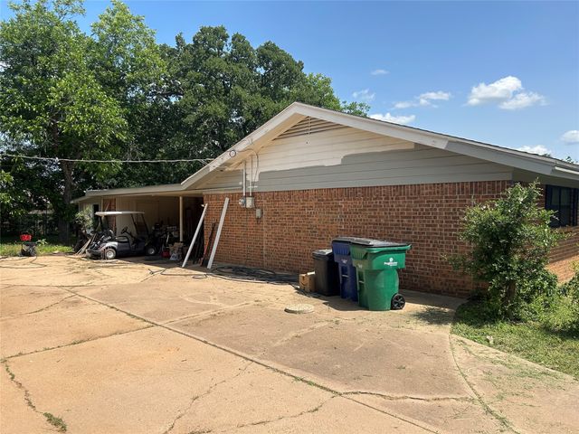 1103 Rolling Hills Drive S, Graham, TX 76450