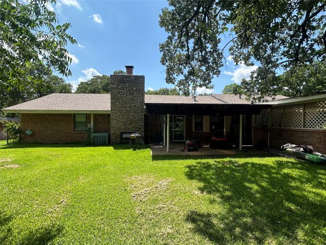 1103 Rolling Hills Drive S, Graham, TX 76450