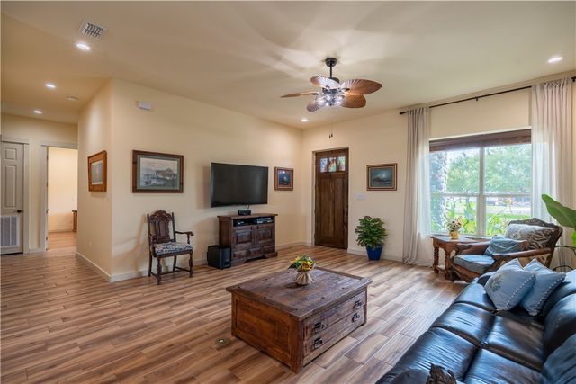 1236 Redfish Dr, Riviera, TX 78379