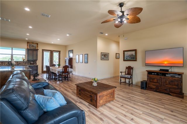 1236 Redfish Dr, Riviera, TX 78379