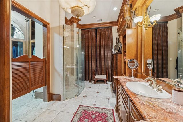 11722 Claywood Street, Houston, TX 77024