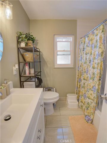 225 W Alru Street, Rialto, CA 92376