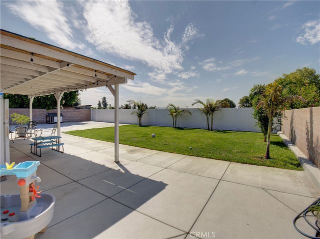 225 W Alru Street, Rialto, CA 92376