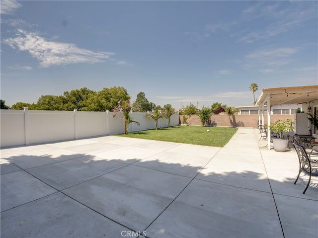 225 W Alru Street, Rialto, CA 92376