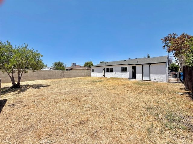 455 E South, Rialto, CA 92376