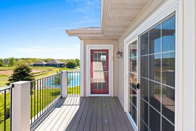 1942 RAVENSWOOD LANE, Manitowoc, WI 54220