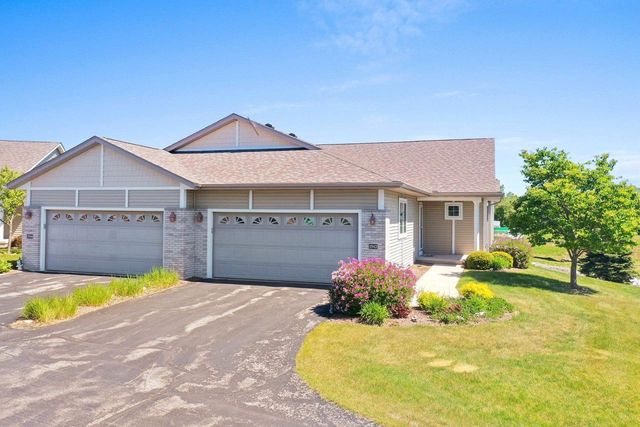 1942 RAVENSWOOD LANE, Manitowoc, WI 54220