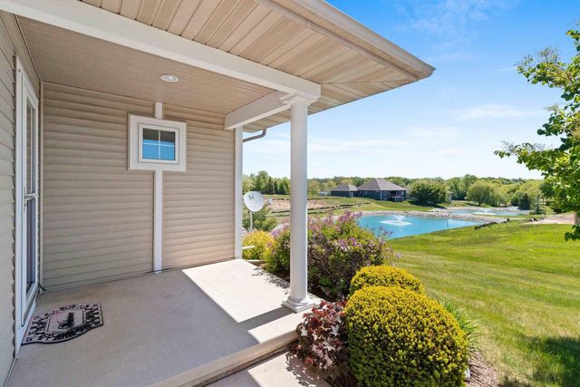1942 RAVENSWOOD LANE, Manitowoc, WI 54220