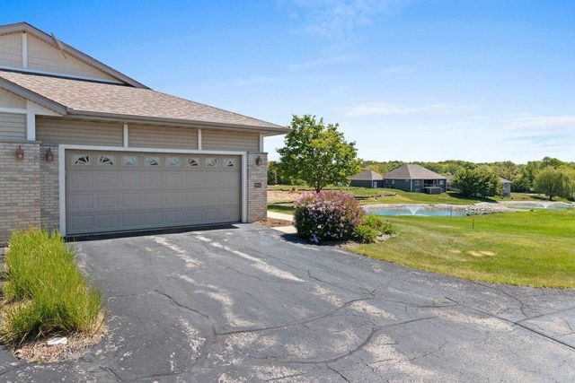 1942 RAVENSWOOD LANE, Manitowoc, WI 54220