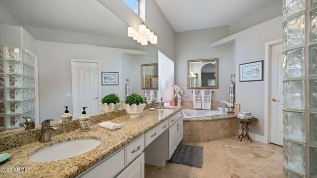 2214 E BEACHCOMBER Drive, Gilbert, AZ 85234