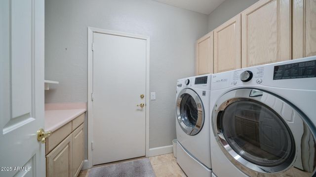 2214 E BEACHCOMBER Drive, Gilbert, AZ 85234