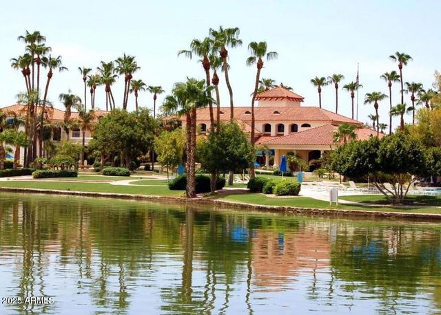 2214 E BEACHCOMBER Drive, Gilbert, AZ 85234