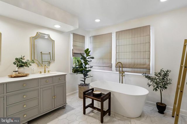 9904 FOUNDERS WAY, Damascus, MD 20872