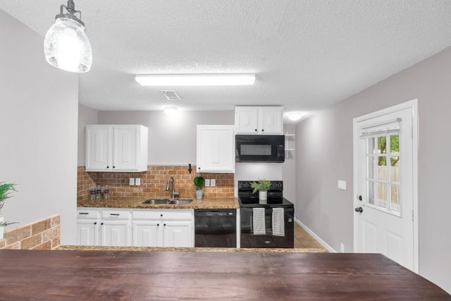 4310 7th Street, Brookshire, TX 77423
