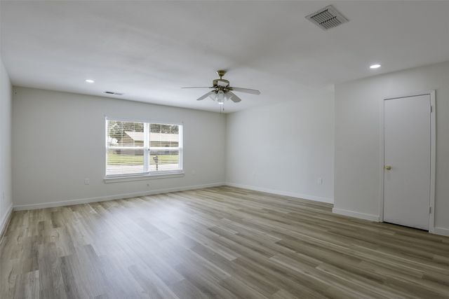 3813 Arnold Drive, Fort Worth, TX 76140