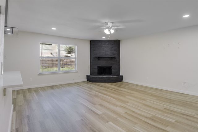 3813 Arnold Drive, Fort Worth, TX 76140