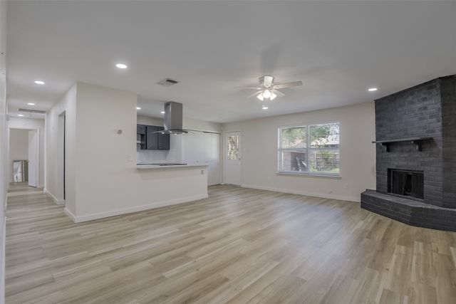 3813 Arnold Drive, Fort Worth, TX 76140