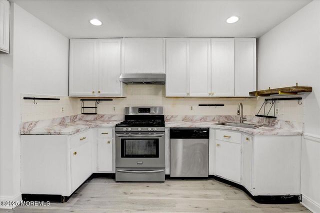 12 Lone Star Lane, Manalapan, NJ 07726