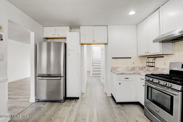 12 Lone Star Lane, Manalapan, NJ 07726