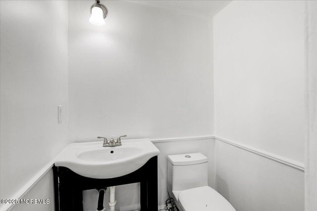 12 Lone Star Lane, Manalapan, NJ 07726