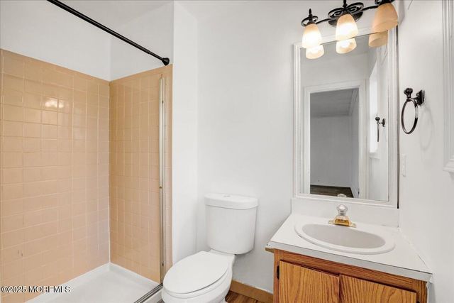 12 Lone Star Lane, Manalapan, NJ 07726