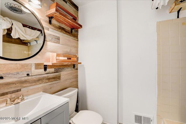 12 Lone Star Lane, Manalapan, NJ 07726