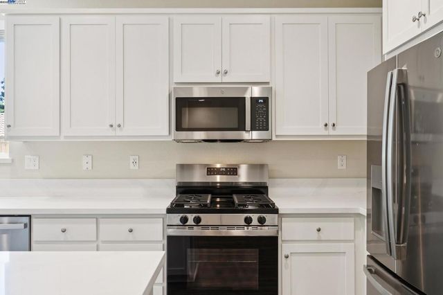 1305 Sunningdale Lane, Fairfield, CA 94533