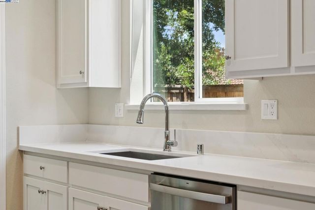 1305 Sunningdale Lane, Fairfield, CA 94533