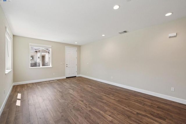 1305 Sunningdale Lane, Fairfield, CA 94533