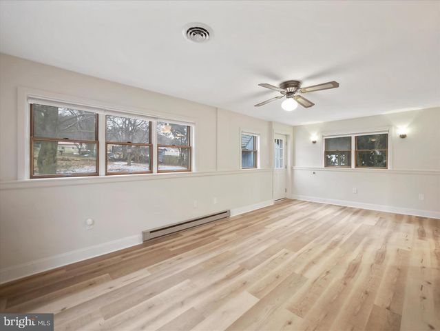 11412 ORCHARD RD, Waynesboro, PA 17268