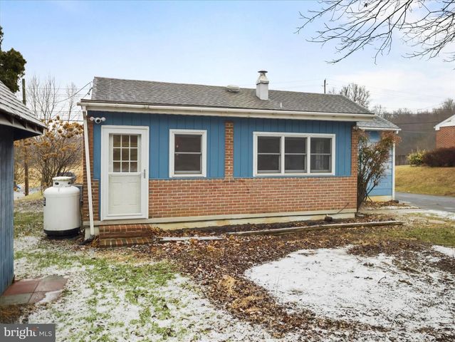 11412 ORCHARD RD, Waynesboro, PA 17268