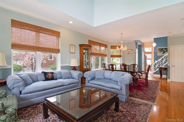 16 Wyldwood Drive, Tarrytown, NY 10591