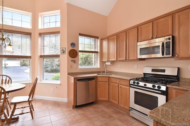 16 Wyldwood Drive, Tarrytown, NY 10591
