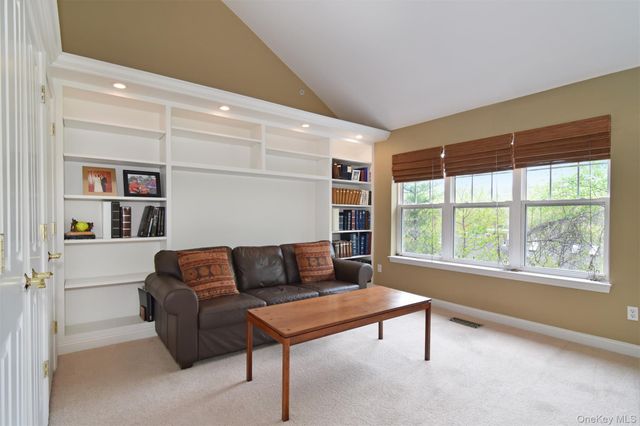 16 Wyldwood Drive, Tarrytown, NY 10591