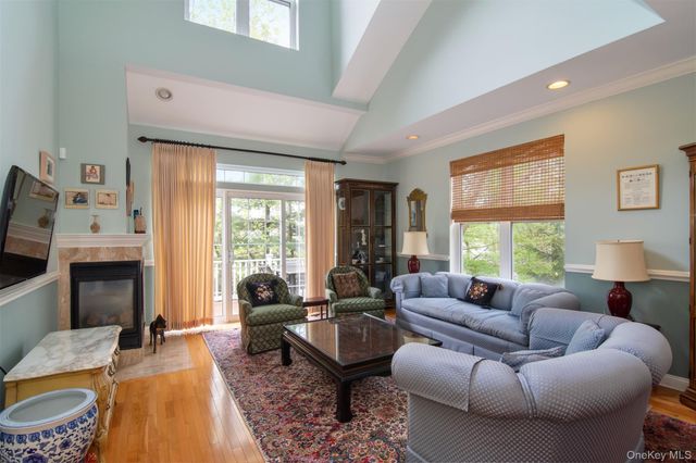 16 Wyldwood Drive, Tarrytown, NY 10591