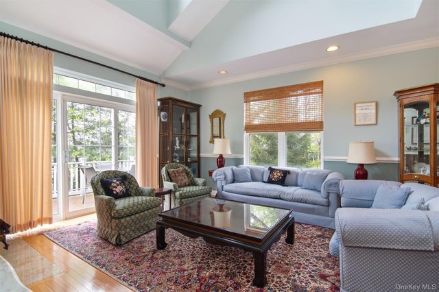 16 Wyldwood Drive, Tarrytown, NY 10591
