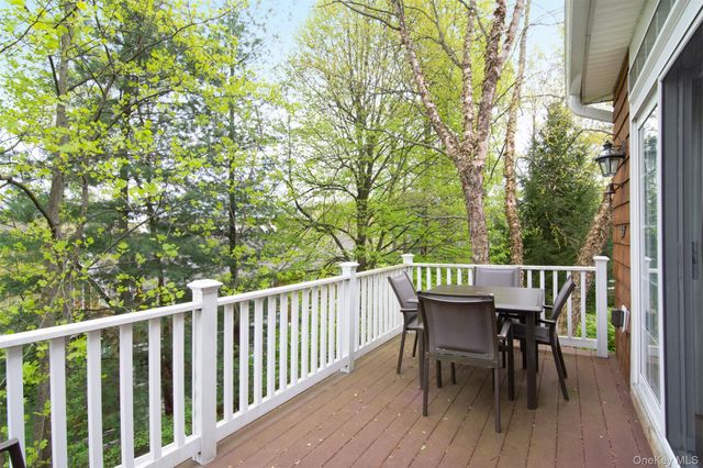 16 Wyldwood Drive, Tarrytown, NY 10591